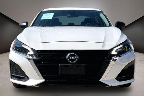 Pearl White Tri-Coat 2024 Nissan Altima 2.5 SV