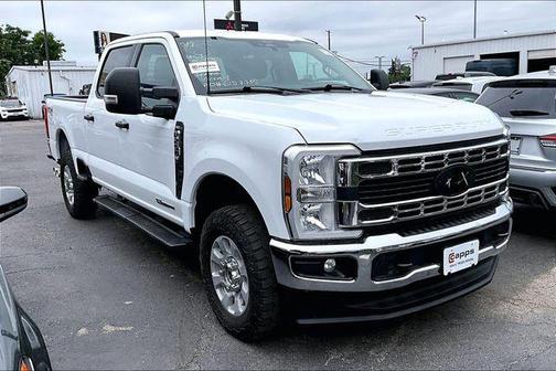 Oxford White 2024 Ford F-250 XLT