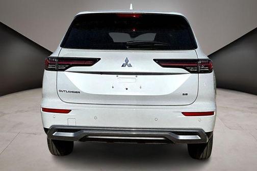 2026 Mitsubishi Outlander SE