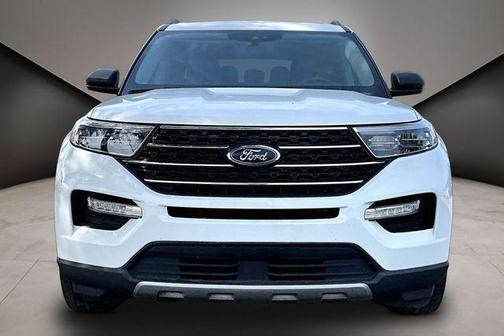 Oxford White 2023 Ford Explorer XLT