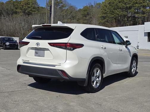 2021 Toyota Highlander LE