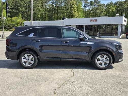 2025 Kia Sorento LX