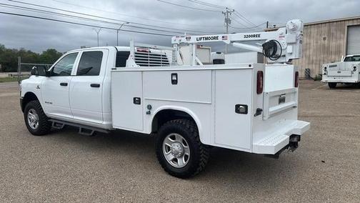 2022 RAM 3500 Tradesman Crew Cab 4x4 8' Box