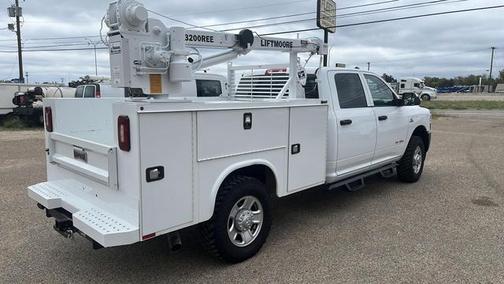 2022 RAM 3500 Tradesman Crew Cab 4x4 8' Box