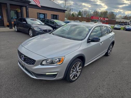 2015 Volvo V60 Cross Country T5