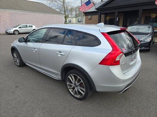 2015 Volvo V60 Cross Country T5