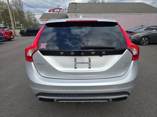 2015 Volvo V60 Cross Country T5