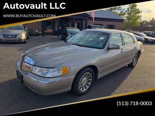 2001 Lincoln Town Car Signature