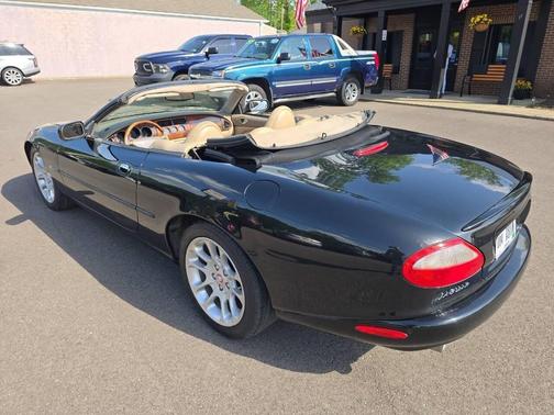 2000 Jaguar XKR Base