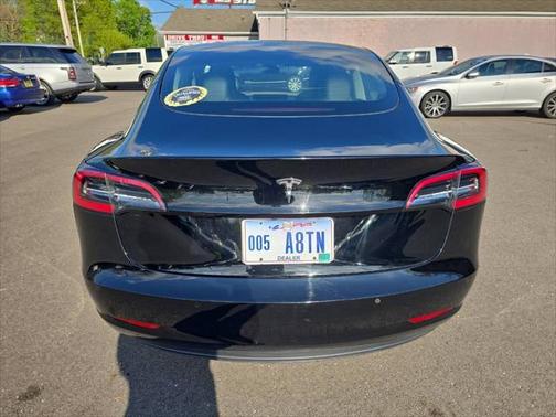 2022 Tesla Model 3 Standard Range