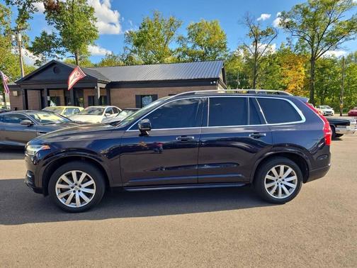 2016 Volvo XC90 T6 Momentum