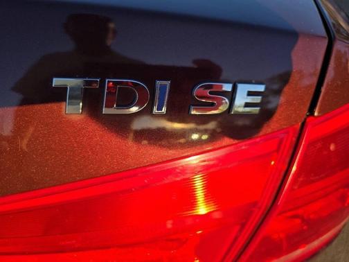 2014 Volkswagen Passat 2.0L TDI DSG SE w/Sunroof