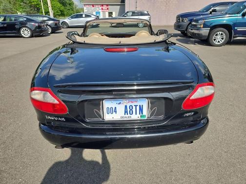 2000 Jaguar XKR Base