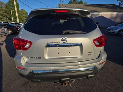 2018 Nissan Pathfinder SV