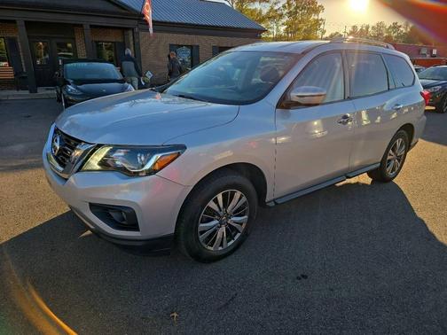 2018 Nissan Pathfinder SV