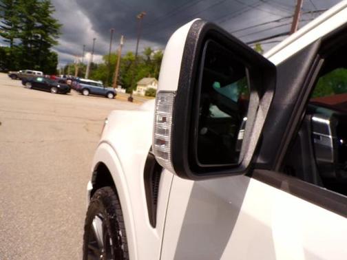 STAR WHITE METALLIC TRICOAT 2023 Ford F-150 LARIAT