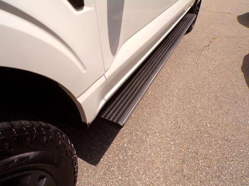 STAR WHITE METALLIC TRICOAT 2023 Ford F-150 LARIAT
