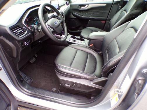 ICONIC SILVER 2022 Ford Escape SEL