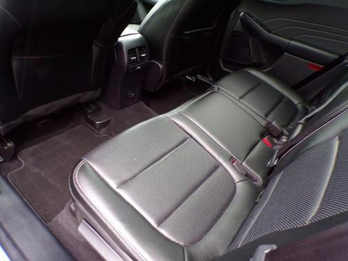 ICONIC SILVER 2022 Ford Escape SEL