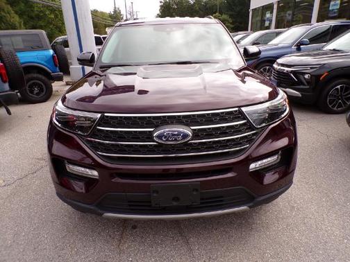 JEWEL RED MET TINTED CC 2023 Ford Explorer XLT