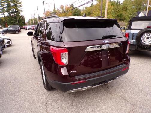 JEWEL RED MET TINTED CC 2023 Ford Explorer XLT