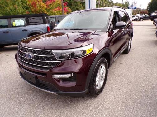 JEWEL RED MET TINTED CC 2023 Ford Explorer XLT