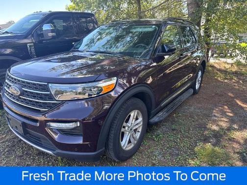JEWEL RED MET TINTED CC 2023 Ford Explorer XLT