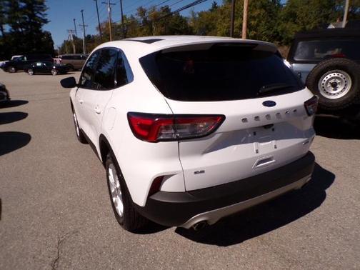 OXFORD WHITE 2020 Ford Escape SE