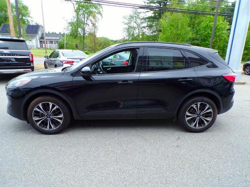 AGATE BLACK METALLIC 2022 Ford Escape SEL
