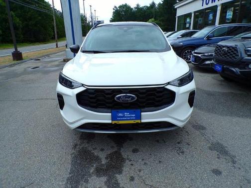 STAR WHITE METALLIC TRI-COA 2024 Ford Escape ST-LINE