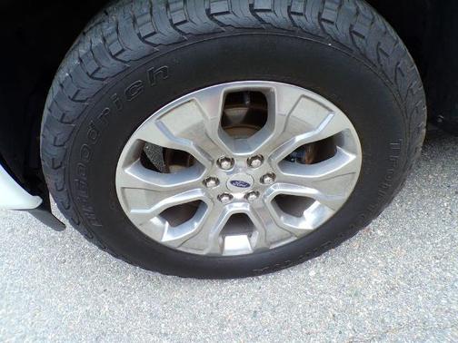 STAR WHITE METALLIC TRICOAT 2023 Ford F-150 XL