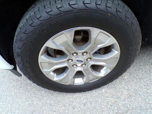 STAR WHITE METALLIC TRICOAT 2023 Ford F-150 PLATINUM