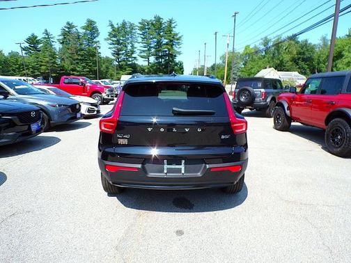 Black 2025 Volvo XC40 B5 PLUS DARK THEME