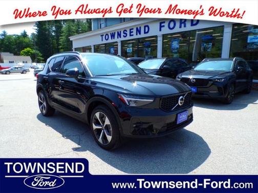 Black 2025 Volvo XC40 B5 PLUS DARK THEME