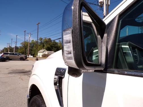 STAR WHITE METALLIC TRICOAT 2024 Ford F-150 LARIAT