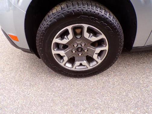 ICONIC SILVER METALLIC 2024 Ford Maverick LARIAT