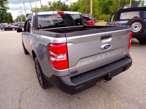 ICONIC SILVER METALLIC 2024 Ford Maverick LARIAT