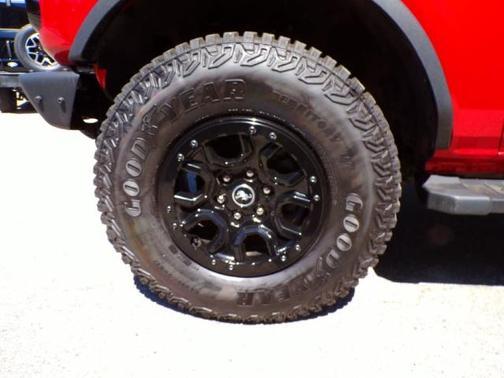 HOT PEPPER RED MET TINT CC 2024 Ford Bronco WILDTRAK