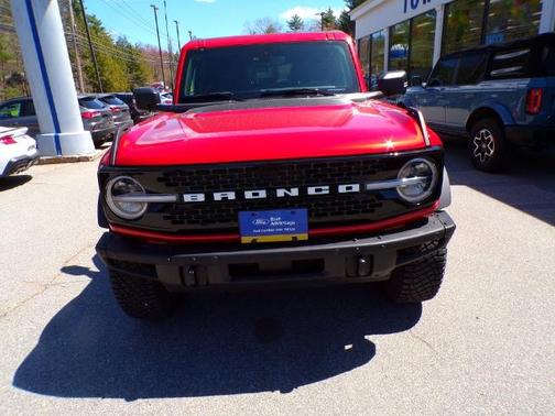 HOT PEPPER RED MET TINT CC 2024 Ford Bronco WILDTRAK