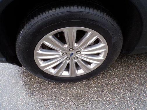 AGATE BLACK METALLIC 2023 Ford Explorer LIMITED