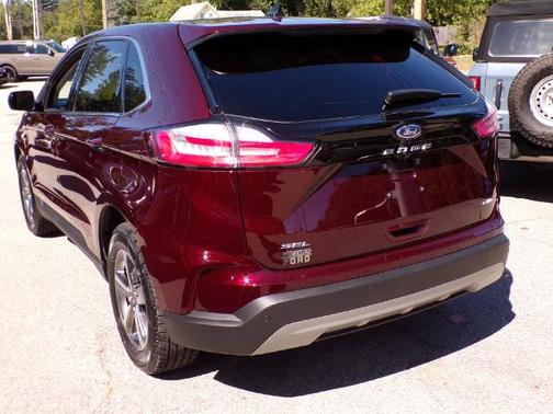 BURGUNDY VELVET MET TINT CC 2024 Ford Edge SEL