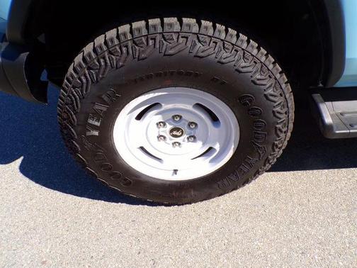 ROBIN'S EGG BLUE 2025 Ford Bronco HERITAGE EDITION