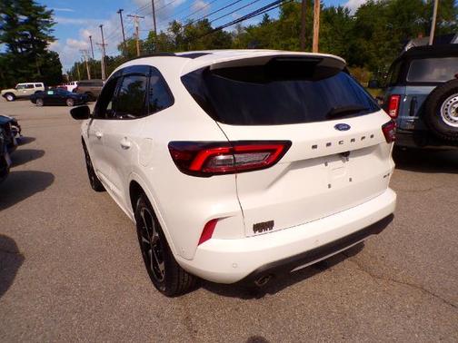 STAR WHITE METALLIC TRI-COA 2023 Ford Escape ST-LINE ELITE