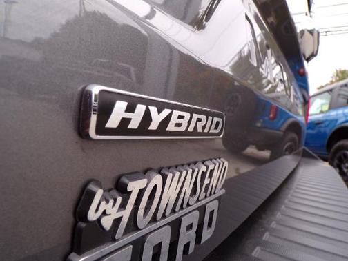 CARBONIZED GRAY METALLIC 2023 Ford Maverick XLT