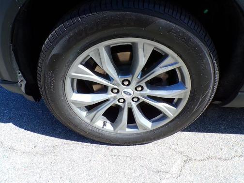 AGATE BLACK METALLIC 2022 Ford Explorer XLT