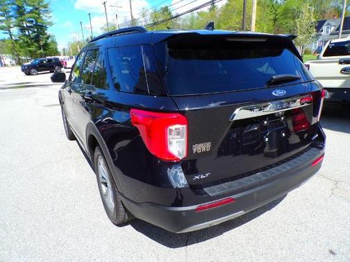 AGATE BLACK METALLIC 2022 Ford Explorer XLT