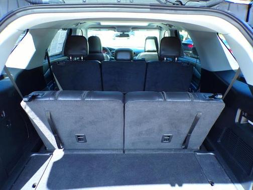 AGATE BLACK METALLIC 2022 Ford Explorer XLT