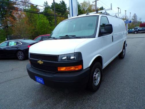 White 2022 Chevrolet Express 2500 WORK VAN