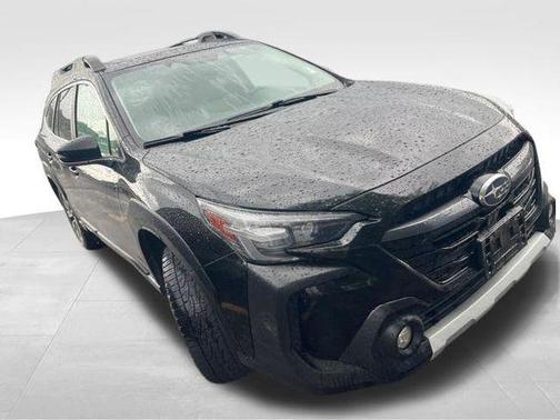 Crystal Black Silica 2023 Subaru Outback Limited