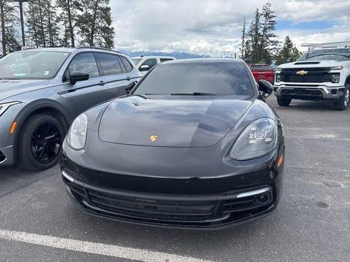 Jet Black Metallic 2018 Porsche Panamera 4S